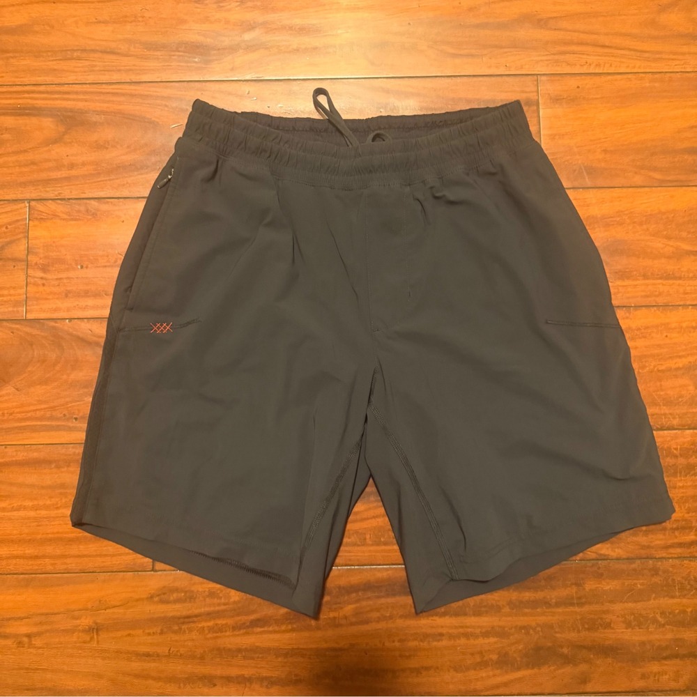 Rhone  Black shorts Size Medium 7 Inch Inseam with Liner